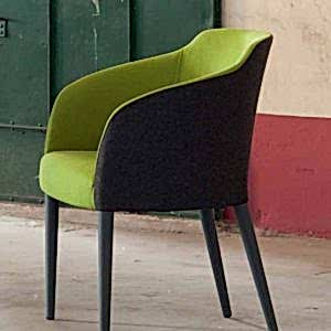 Big and tall office chair with wider seat and higher weight capacity