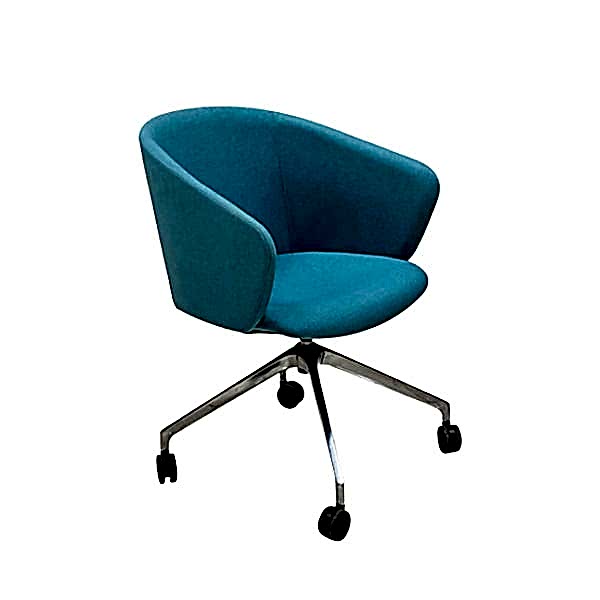 Petite office chair with smaller dimensions for petite individuals