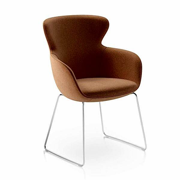 Stylish chair with natural wooden legs