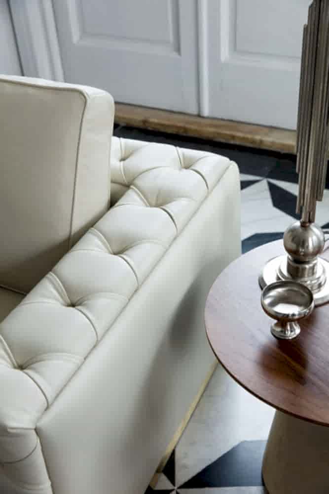 The luxury design of this sofa emphasizes its clean lines and sharp angles, making it a perfect addition to any modern living