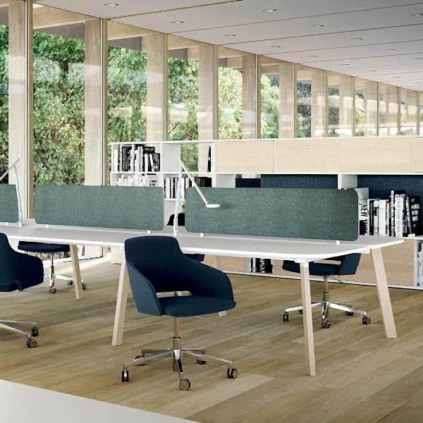 Crafted with precision, our operational workstation desks offer a professional and ergonomic solution for specialists in various industries